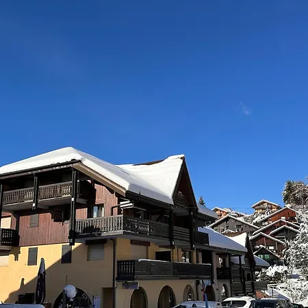 4 Pers Au Pied Des Pistes, Balcon, Casier A Skis, Tv - Fr-1-572-178 * Araches-la-Frasse