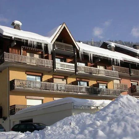 Apartment 4 Pers Au Pied Des Pistes, Balcon, Casier A Skis, Tv - Fr-1-572-178 Araches-la-Frasse